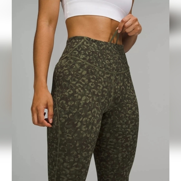 Lululemon Base Pase Highrise Running Tight Size 6 Intertwined Camo Medium Olive - Picture 3 of 16